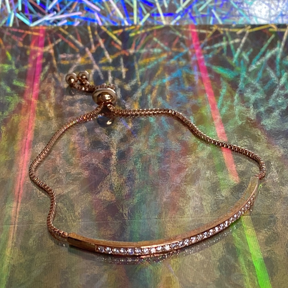 NWOT Adjustable Bracelet *rose*
